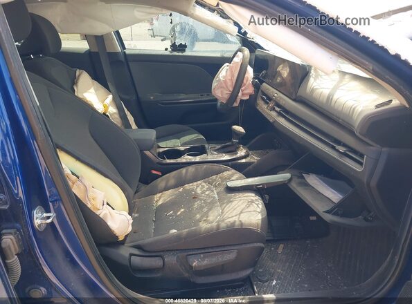 3KPFT4DE6SE044335 2025 KIA K4 Blue Вид салону спереду