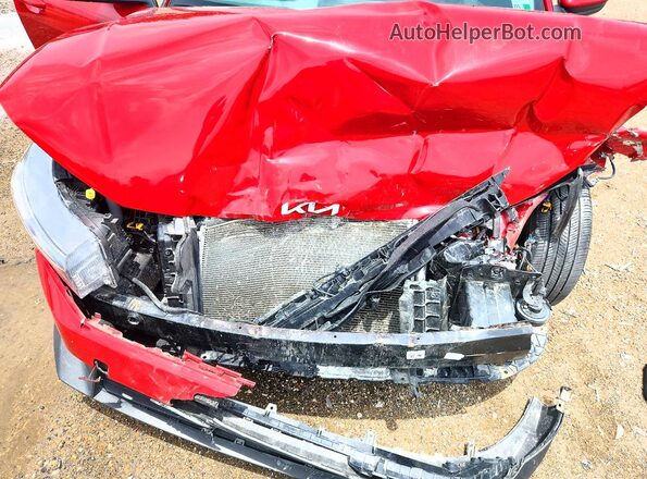 3KPFT4DE6SE063211 2025 KIA K4 Red Вид задньої частини салону
