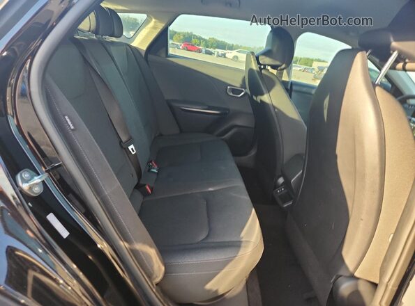 3KPFT4DE6SE081823 2025 KIA K4 Black Widok tylnych siedzeń