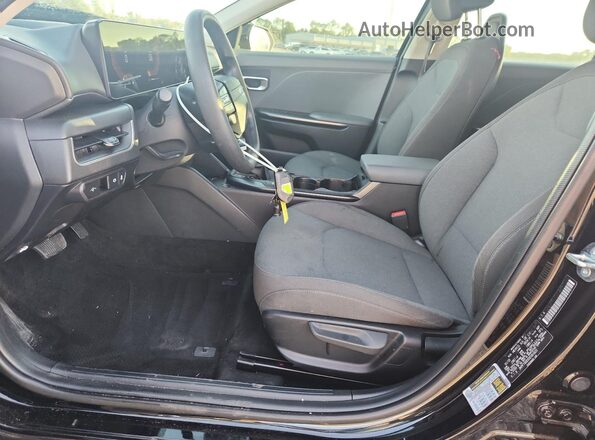 3KPFT4DE6SE081823 2025 KIA K4 Black Widok wnętrza z przodu