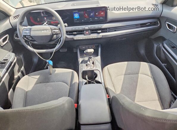 3KPFT4DE6SE132592 2025 KIA K4 Gray წინა პანელის ხედი