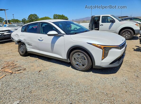 3KPFT4DE6SE179380 2025 KIA K4 Белый Передняя правая четверть