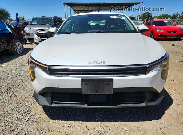 3KPFT4DE6SE179380 2025 KIA K4 Белый Вид спереди