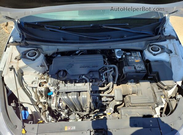 3KPFT4DE6SE179380 2025 KIA K4 Белый Вид задней части салона