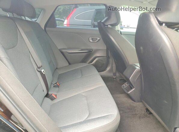 3KPFT4DE6SE219926 2025 KIA K4 Black Widok tylnych siedzeń