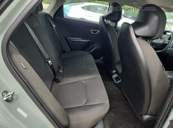3KPFT4DE6TE253687 2026 KIA K4 Turquoise უკანა სავარძლების ხედი