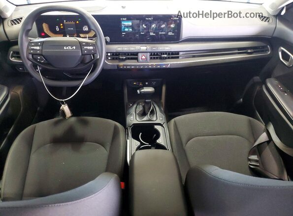 3KPFT4DE6TE284924 2026 KIA K4 Blue წინა პანელის ხედი