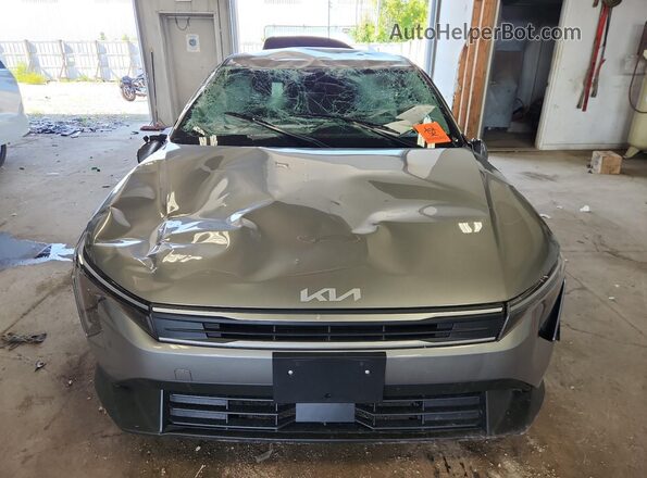 3KPFT4DE6TE349853 2026 KIA K4 Gray Widok naklejki z numerem VIN