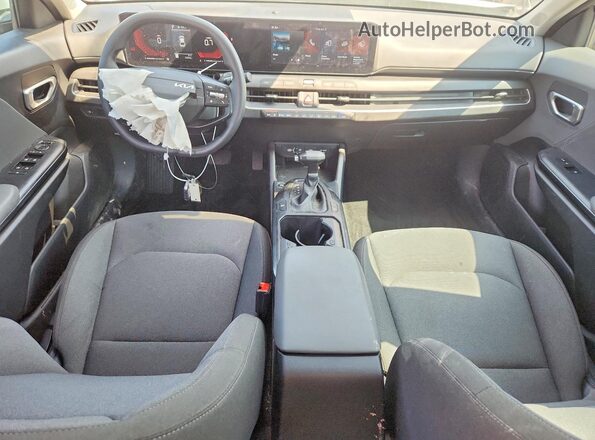 3KPFT4DE7SE026703 2025 KIA K4 Gray Widok deski rozdzielczej