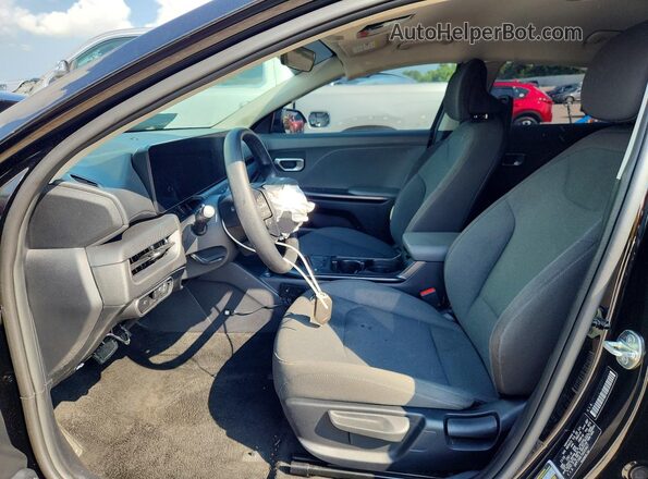 3KPFT4DE7SE053027 2025 KIA K4 Black Front interior view
