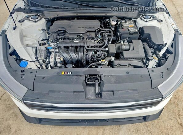 3KPFT4DE7SE092068 2025 KIA K4 Gray Rear interior view