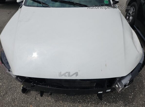 3KPFT4DE7SE121634 2025 KIA K4 White Панорамний вид салону 360°