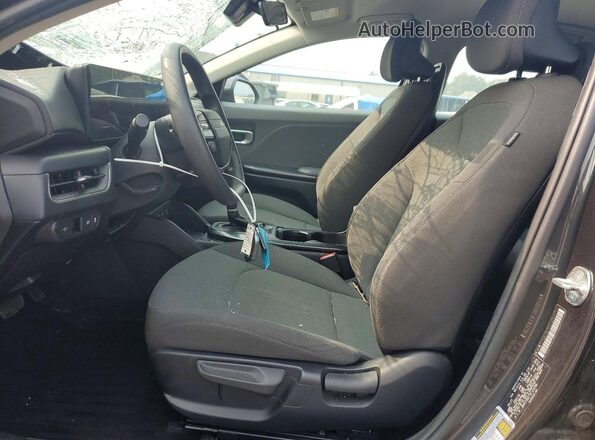 3KPFT4DE7SE129748 2025 KIA K4 Серый Вид салона спереди