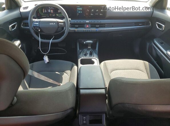 3KPFT4DE7TE251141 2026 KIA K4 Black Առջևի վահանակի տեսք