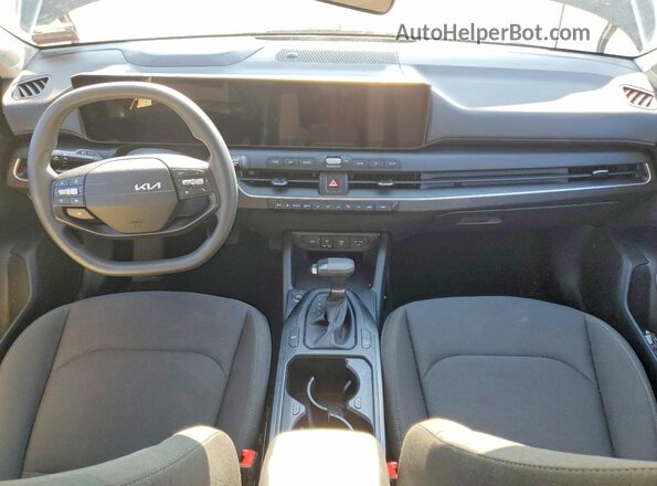 3KPFT4DE7TE282924 2026 KIA K4 Charcoal Widok deski rozdzielczej