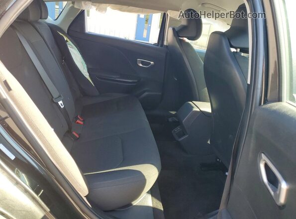 3KPFT4DE7TE282924 2026 KIA K4 Charcoal Widok tylnych siedzeń