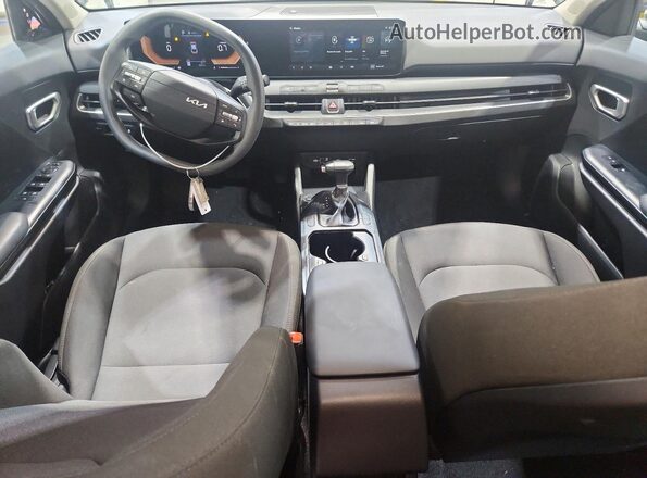 3KPFT4DE7TE287136 2026 KIA K4 Gray წინა პანელის ხედი