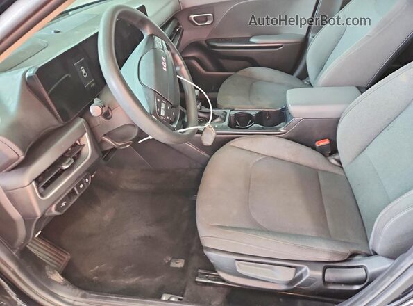3KPFT4DE8SE005410 2025 KIA K4 Черный Вид салона спереди