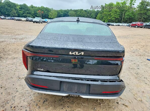 3KPFT4DE8SE038004 2025 KIA K4 Black Հետևի տեսք