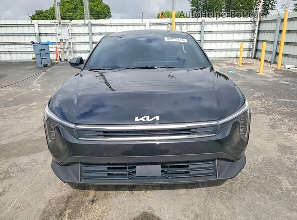 3KPFT4DE8SE097134 2025 KIA K4 Black Front view