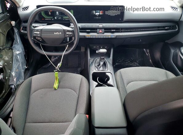 3KPFT4DE8SE097134 2025 KIA K4 Black Dashboard view