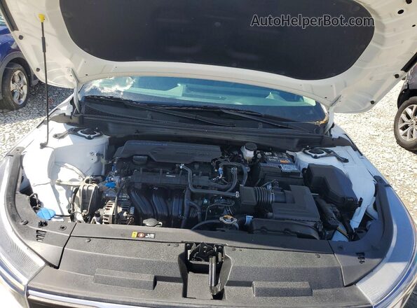 3KPFT4DE8SE119682 2025 KIA K4 White Rear interior view
