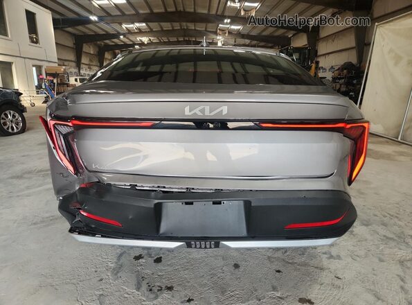 3KPFT4DE8TE286769 2026 KIA K4 Silver Vista interior de 360 grados