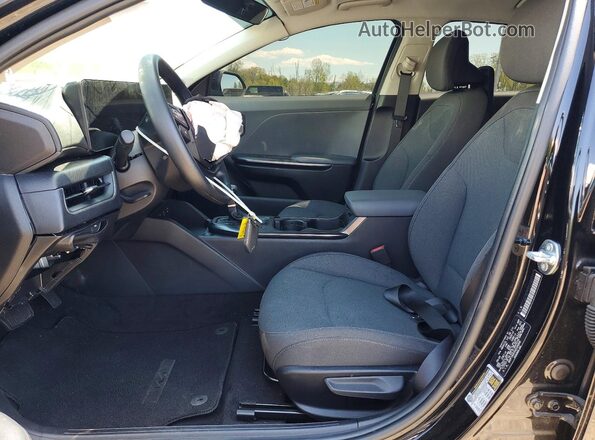 3KPFT4DE9SE028968 2025 KIA K4 Black Vista interior delantera