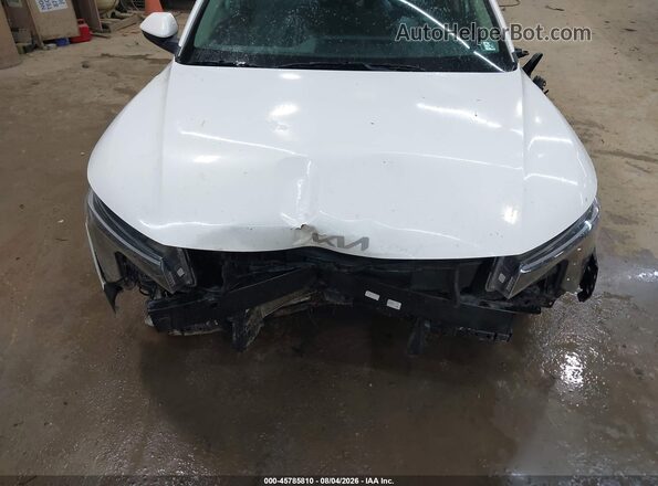 3KPFT4DE9SE094856 2025 KIA K4 White Widok z przodu