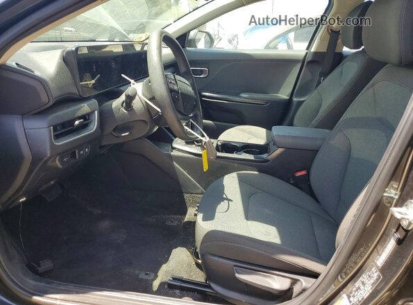 3KPFT4DE9SE228894 2025 KIA K4 Charcoal Widok wnętrza z przodu