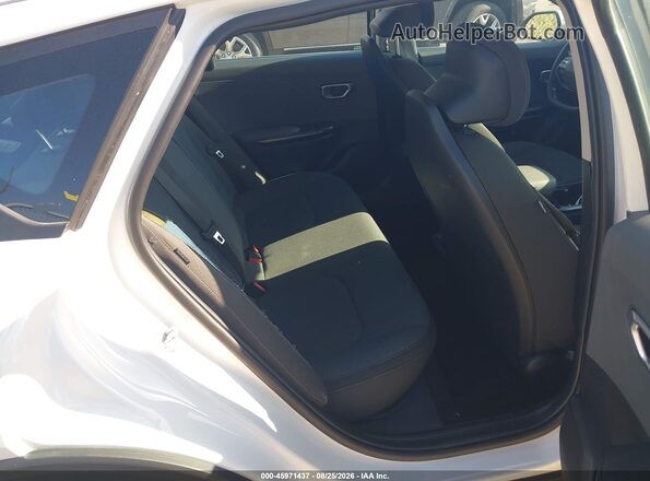 3KPFT4DE0SE157679 2025 KIA K4 White Вид наклейки з VIN-кодом