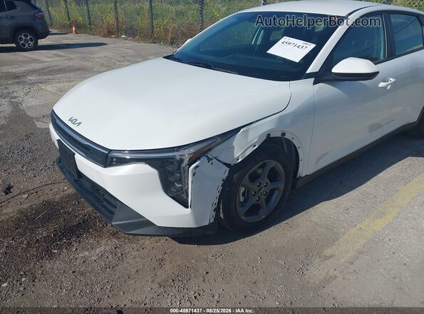 3KPFT4DE0SE157679 2025 KIA K4 White Вид спереду