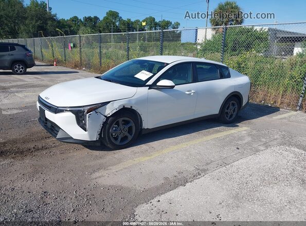 3KPFT4DE0SE157679 2025 KIA K4 White Передня ліва чверть