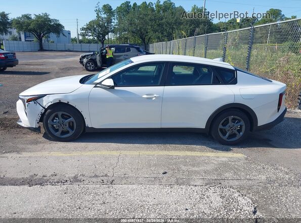 3KPFT4DE0SE157679 2025 KIA K4 White Панорамний вид салону 360°