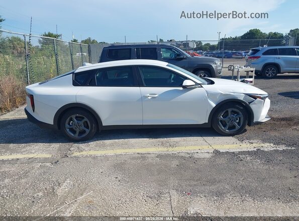 3KPFT4DE0SE157679 2025 KIA K4 White Вид задньої частини салону