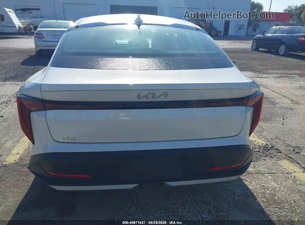 3KPFT4DE0SE157679 2025 KIA K4 White 