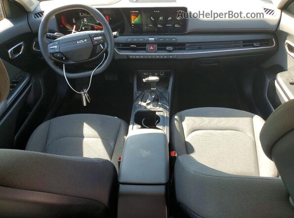 3KPFT4DEXSE006655 2025 KIA K4 Red Dashboard view