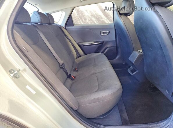 3KPFT4DEXSE044838 2025 KIA K4 Gray Հետևի նստատեղերի տեսք