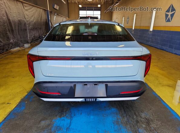 3KPFT4DEXSE044838 2025 KIA K4 Gray Հետևի տեսք