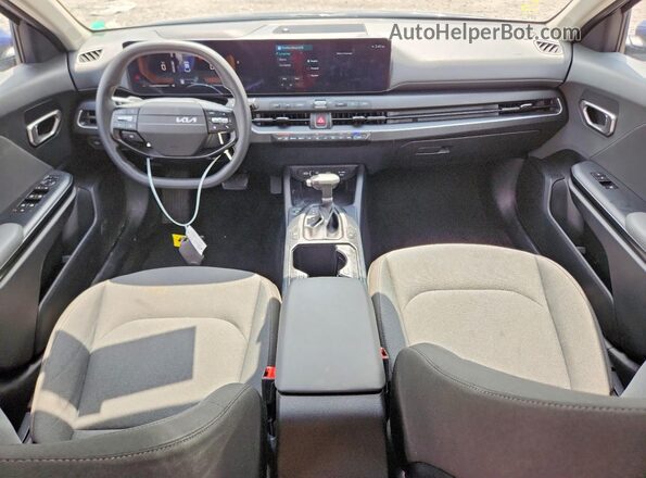 3KPFT4DEXSE089116 2025 KIA K4 Blue Vista del salpicadero