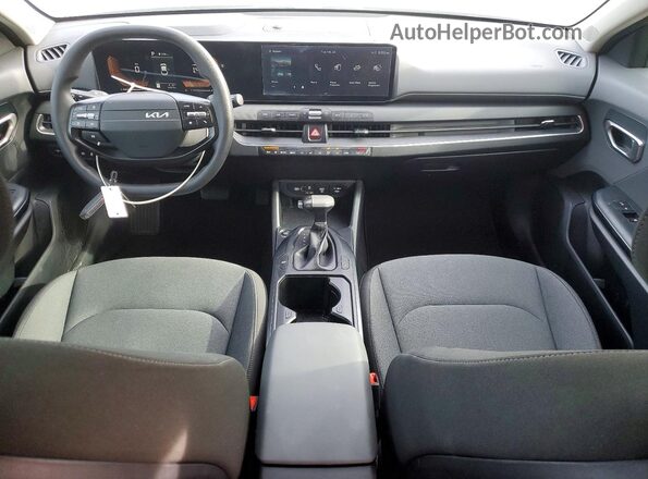 3KPFT4DEXSE109574 2025 KIA K4 Black Dashboard view