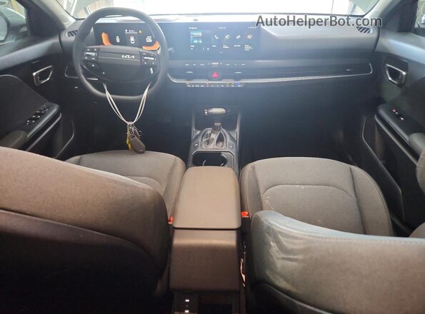 3KPFT4DEXSE120204 2025 KIA K4 Silver Vista del salpicadero