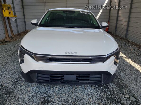 3KPFT4DEXSE142414 2025 KIA K4 White Դիմացի տեսք