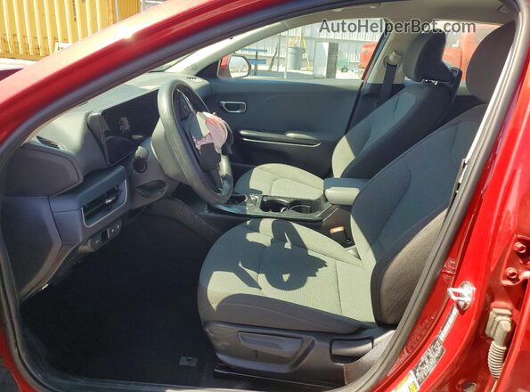 3KPFT4DEXSE197932 2025 KIA K4 Red Vista interior delantera