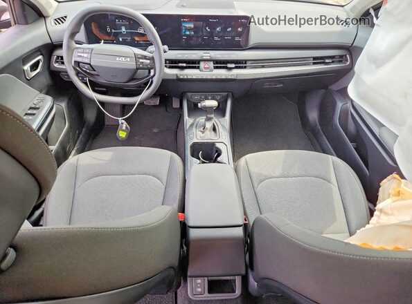 3KPFT4DEXSE222425 2025 KIA K4 Черный Вид панели приборов