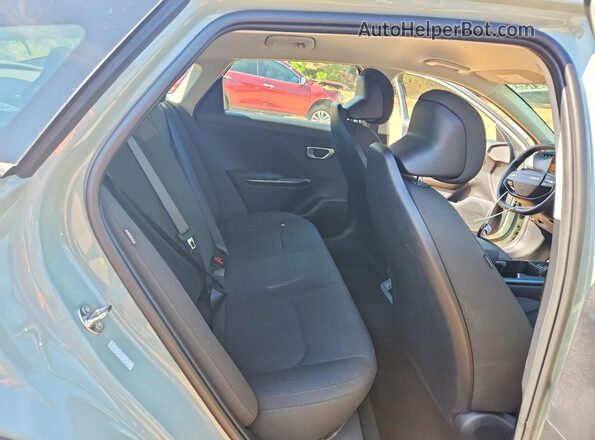 3KPFT4DEXTE251845 2026 KIA K4 Blue უკანა სავარძლების ხედი