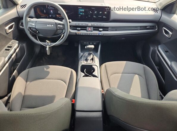 3KPFT4DEXTE252526 2026 KIA K4 Turquoise წინა პანელის ხედი