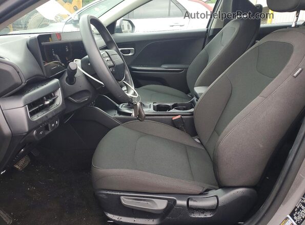 3KPFT4DEXTE310828 2026 KIA K4 Gray წინა სალონის ხედი