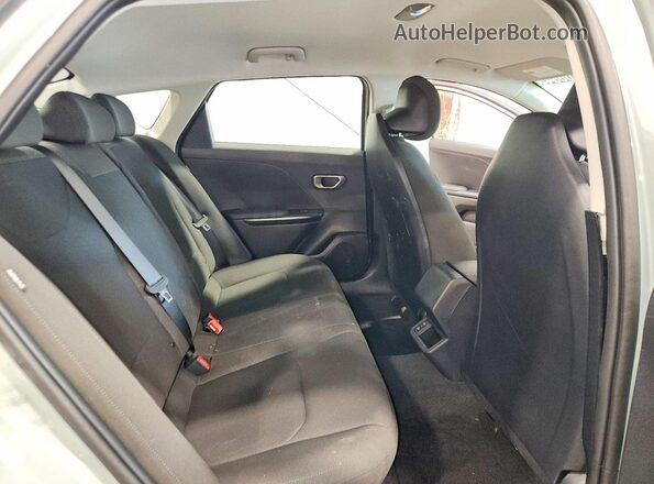 3KPFT4DEXTE339701 2026 KIA K4 Gray Հետևի նստատեղերի տեսք