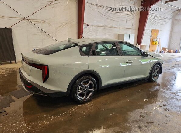 3KPFT4DEXTE339701 2026 KIA K4 Gray Հետևի աջ